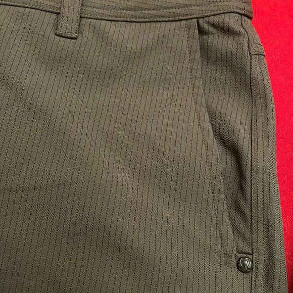 Mens Pants. Lululemon. Mint Condition - Picture 4 of 10